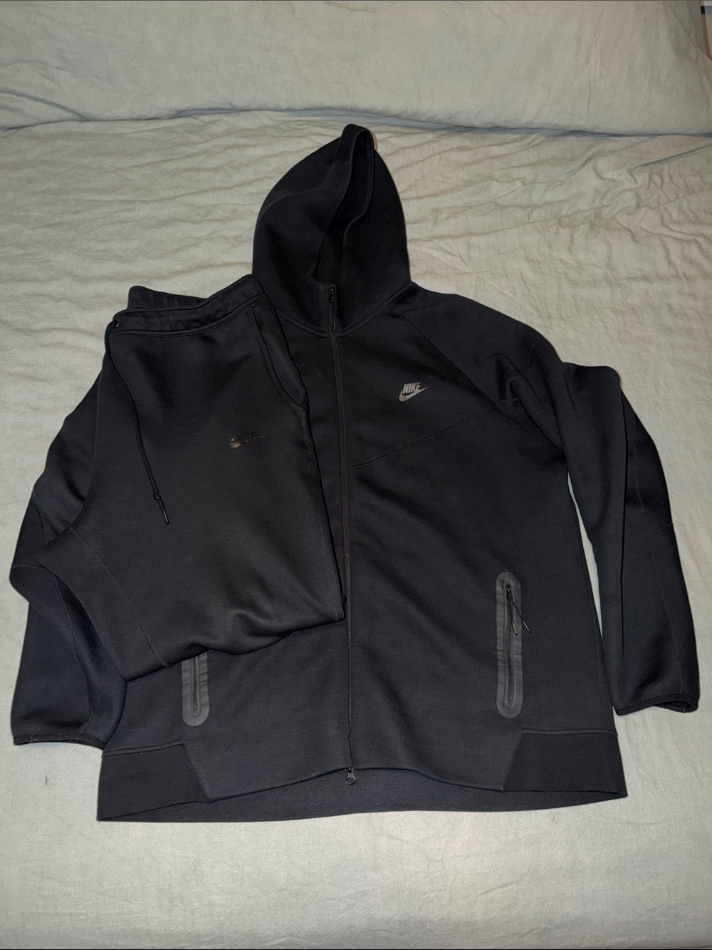 Men’s Nike Tech Fleece Black/Black